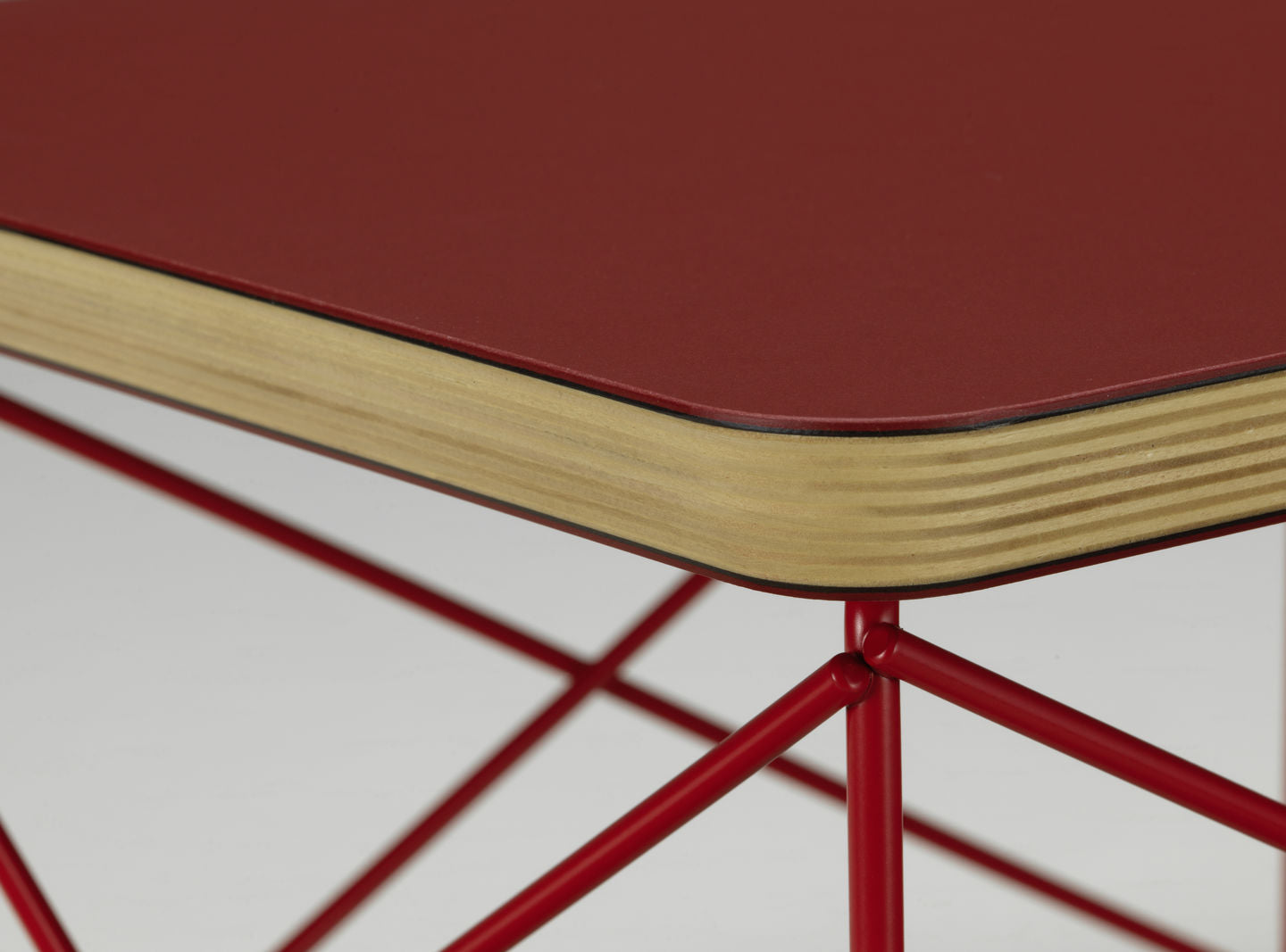 Eames Occasional Table LTR linoleum Dark Brick - onderstel eames classic red