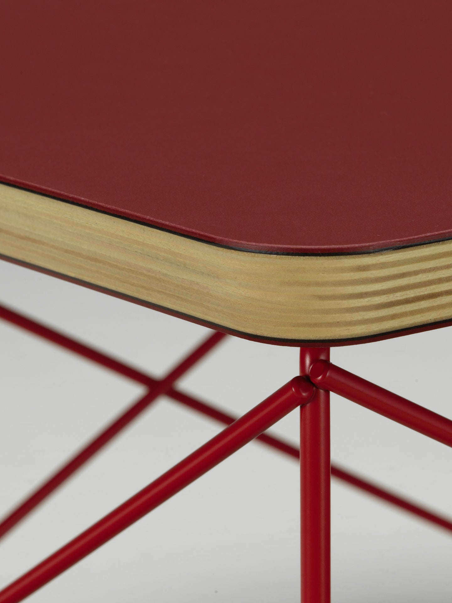 Eames Occasional Table LTR linoleum Dark Brick - onderstel eames classic red