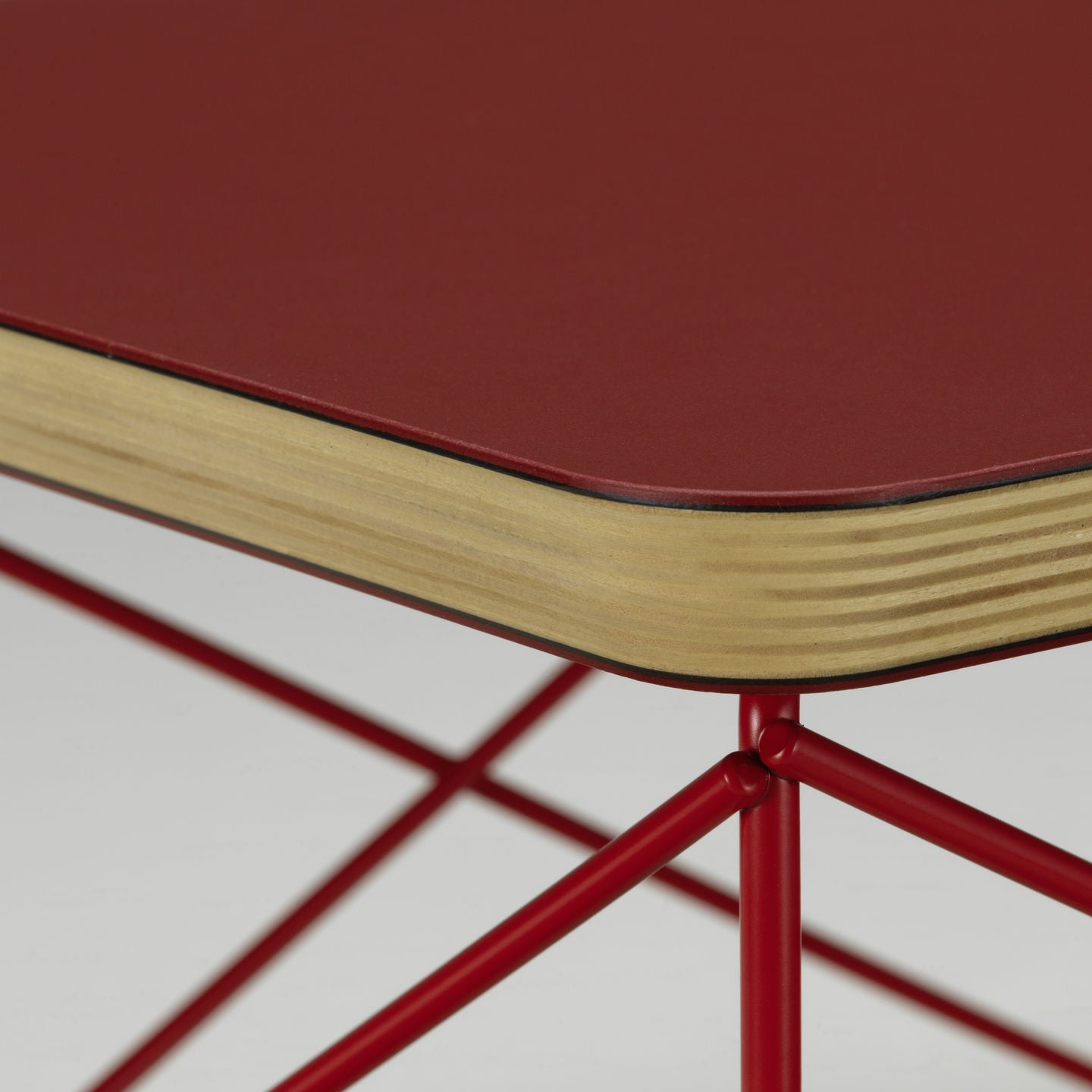 Eames Occasional Table LTR linoleum Dark Brick - onderstel eames classic red