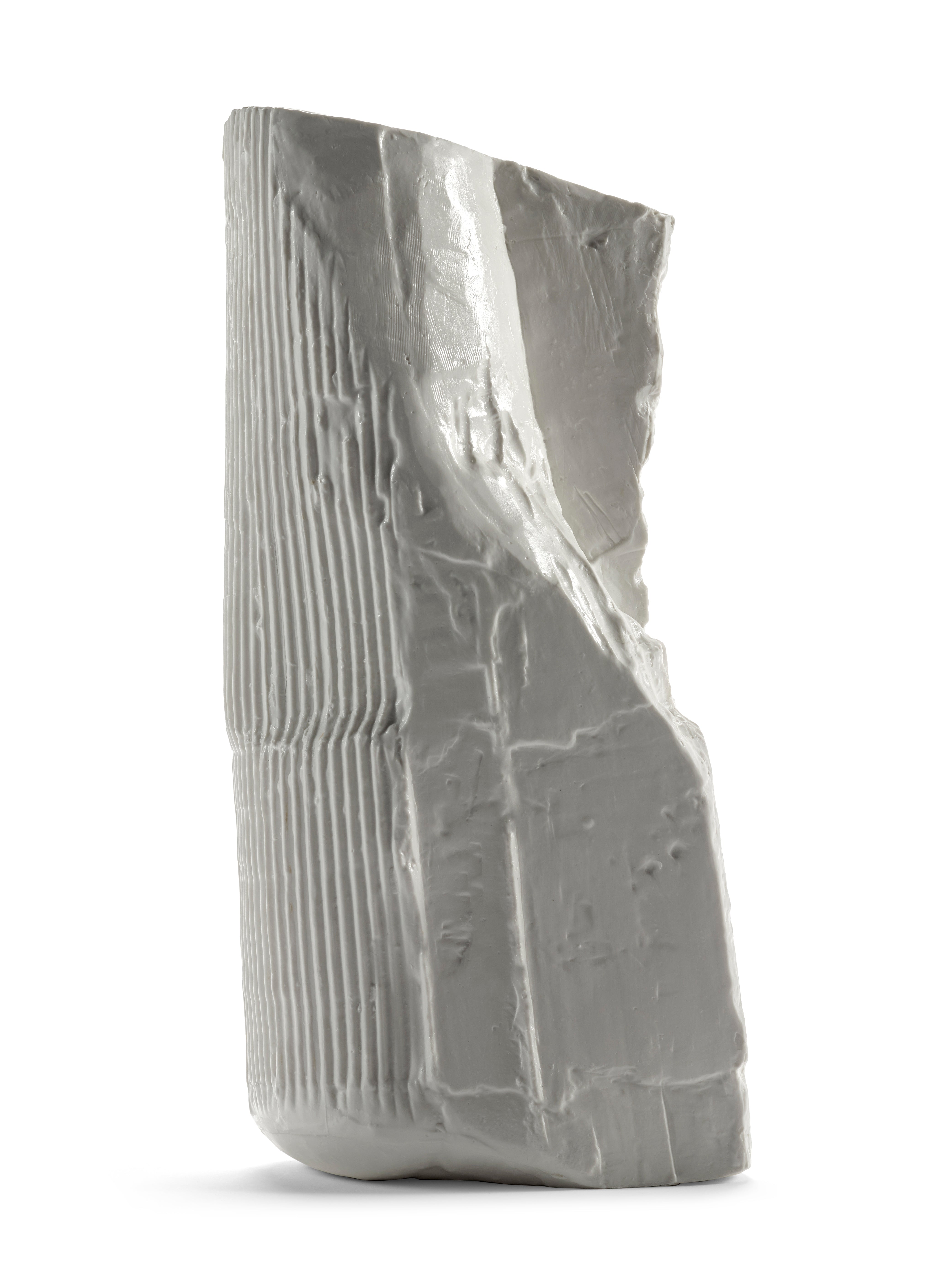 Vaas II Gebroken Wit by white dirt artifacts