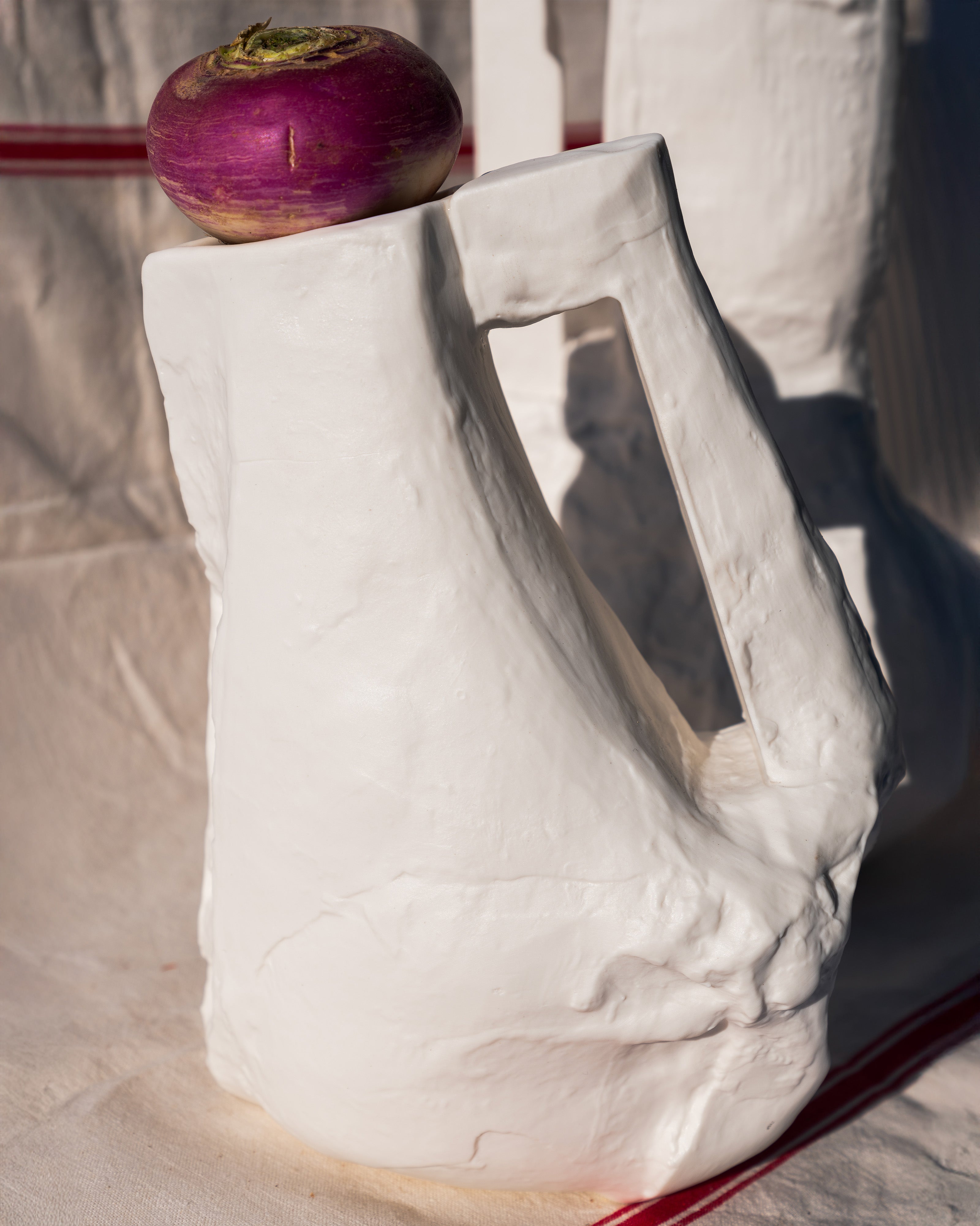 karaf II Gebroken Wit by white dirt artifacts