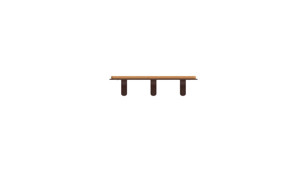 Bruine houten plank met drie steunen voor kapstok hooks