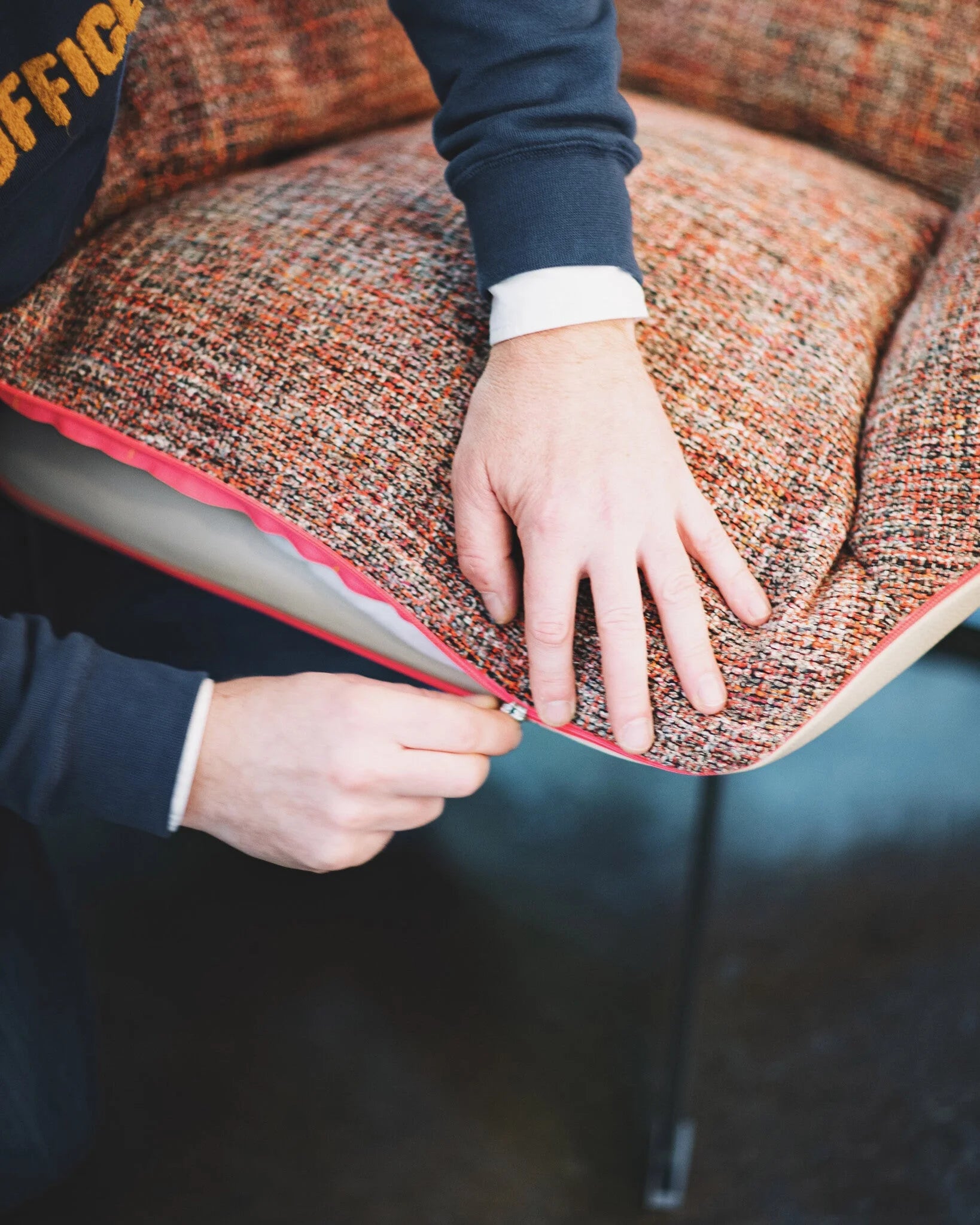 Moroso draaibare fauteuil Take a Line for a Walk - spring palette S - leder Z