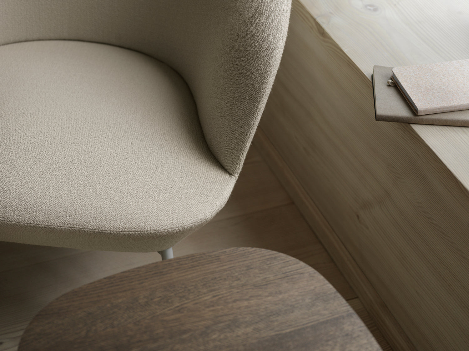 Oslo Lounge Chair – Tube Base