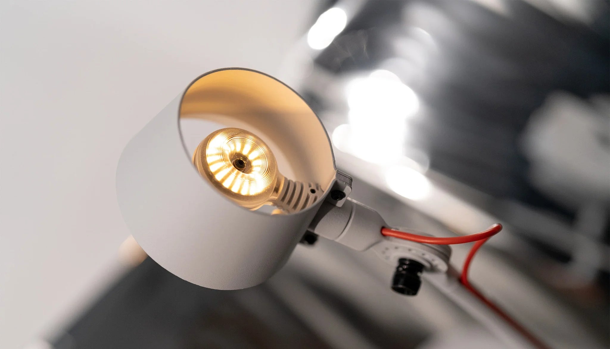 Tonone Bolt10 desk - bureaulamp