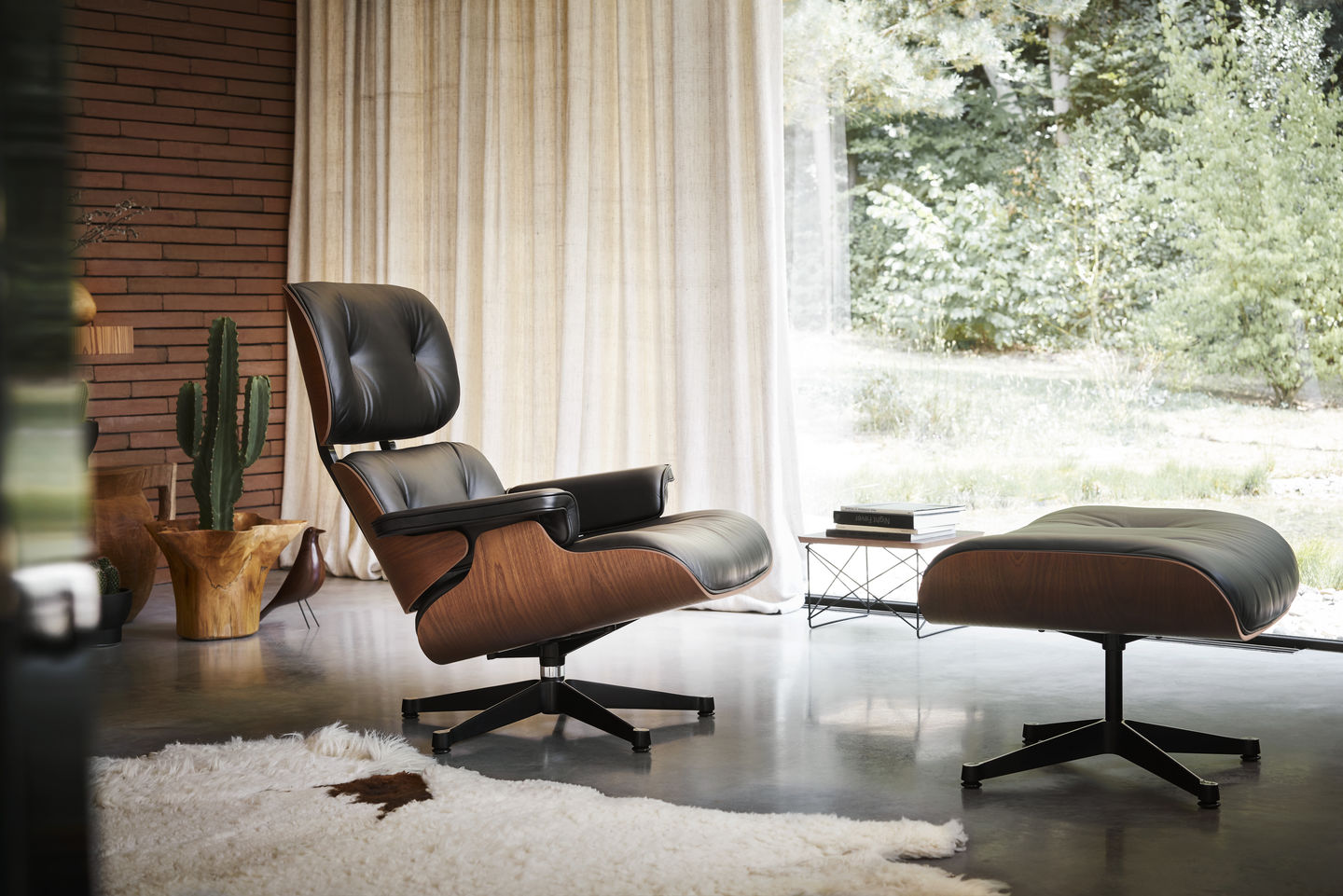 Lounge Chair - Charles & Ray Eames