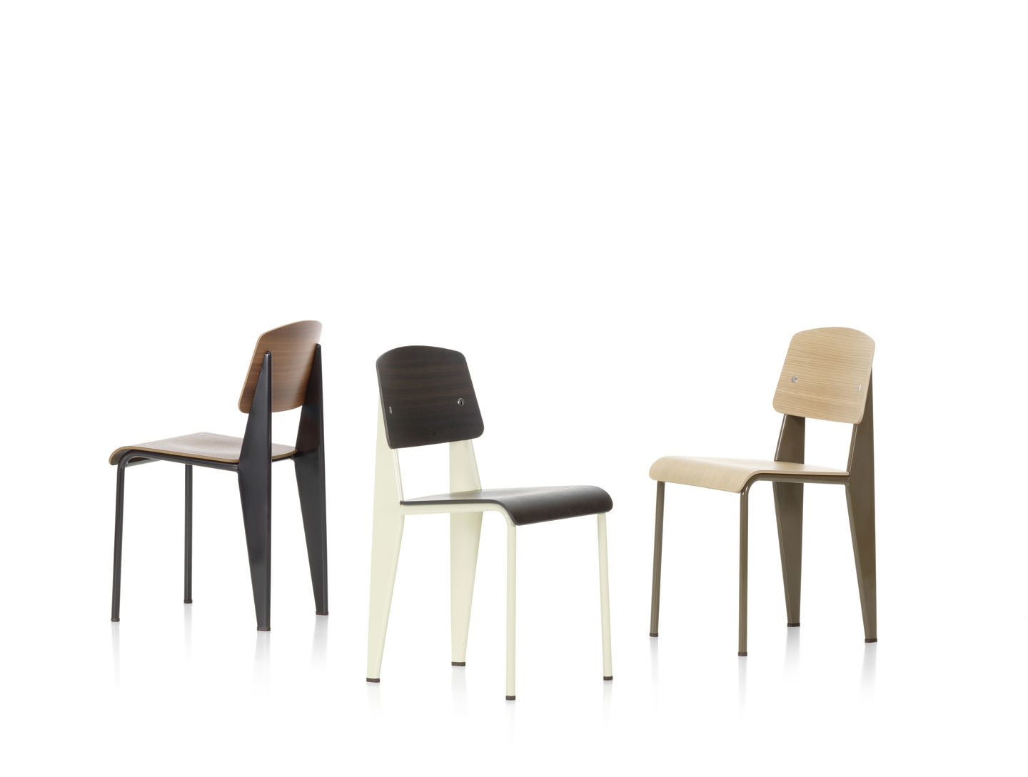 vitra stoel Standard - notenhout