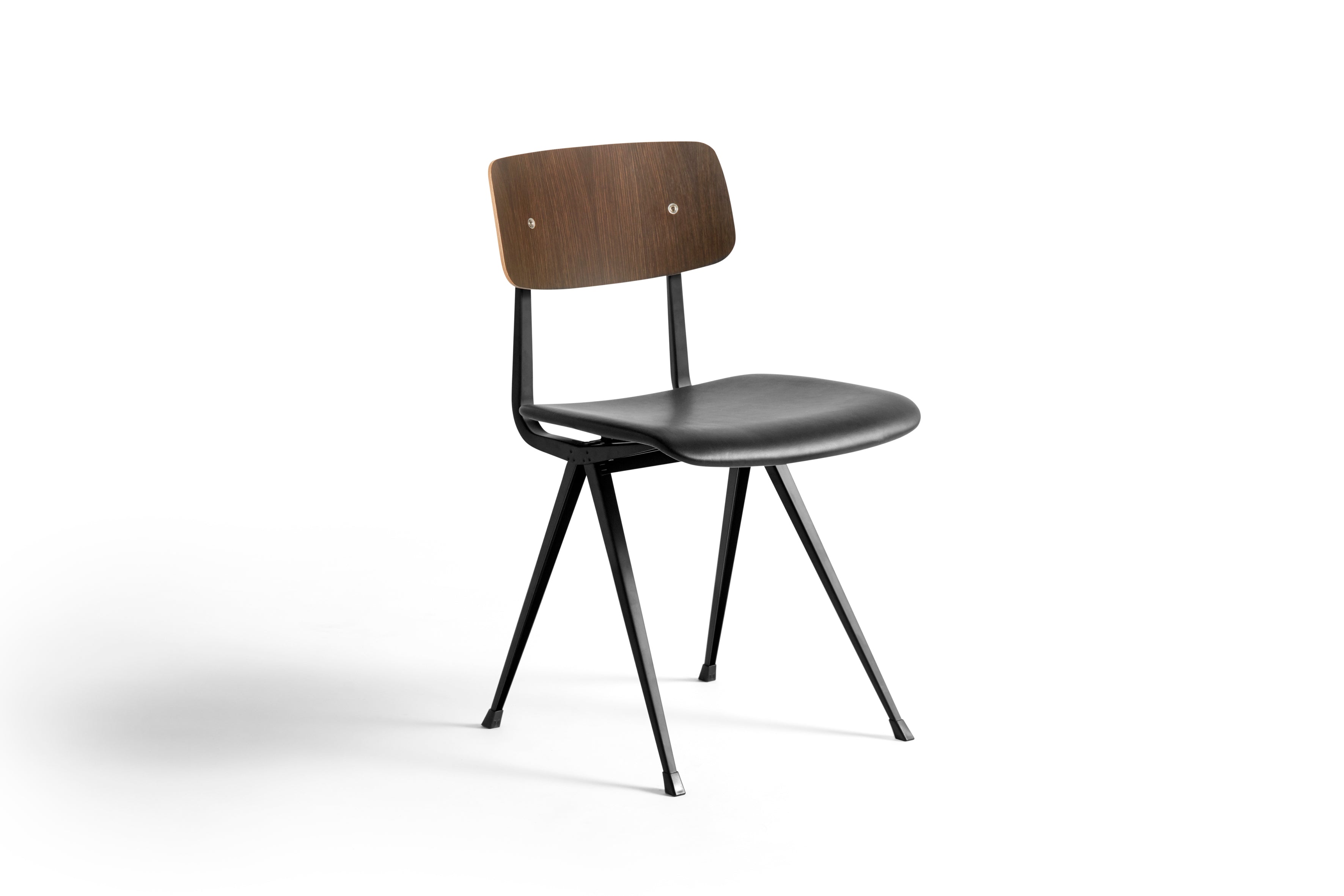 Result chair - gerookt eiken - zwart frame - lederen zitting