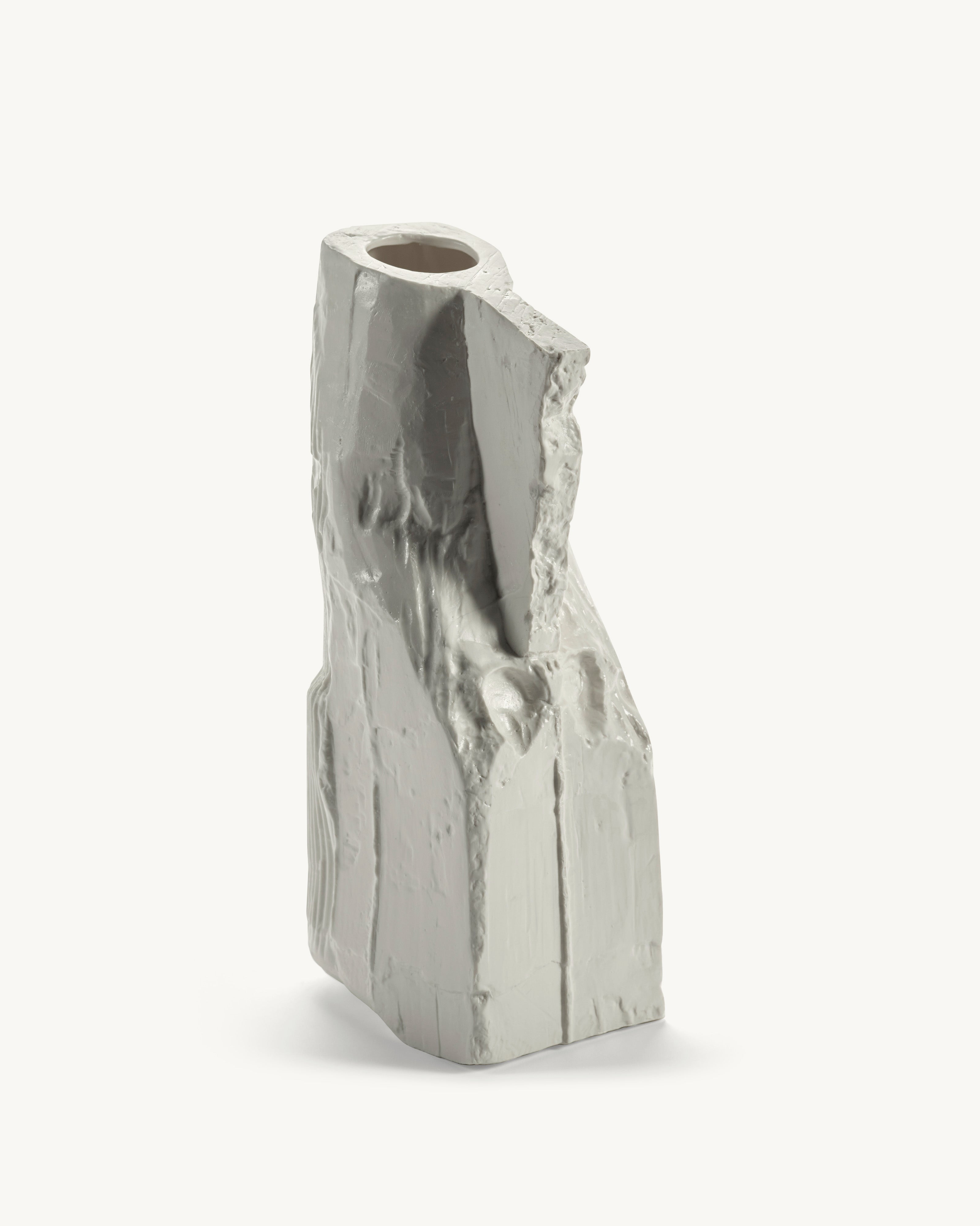 Vaas II Gebroken Wit by white dirt artifacts