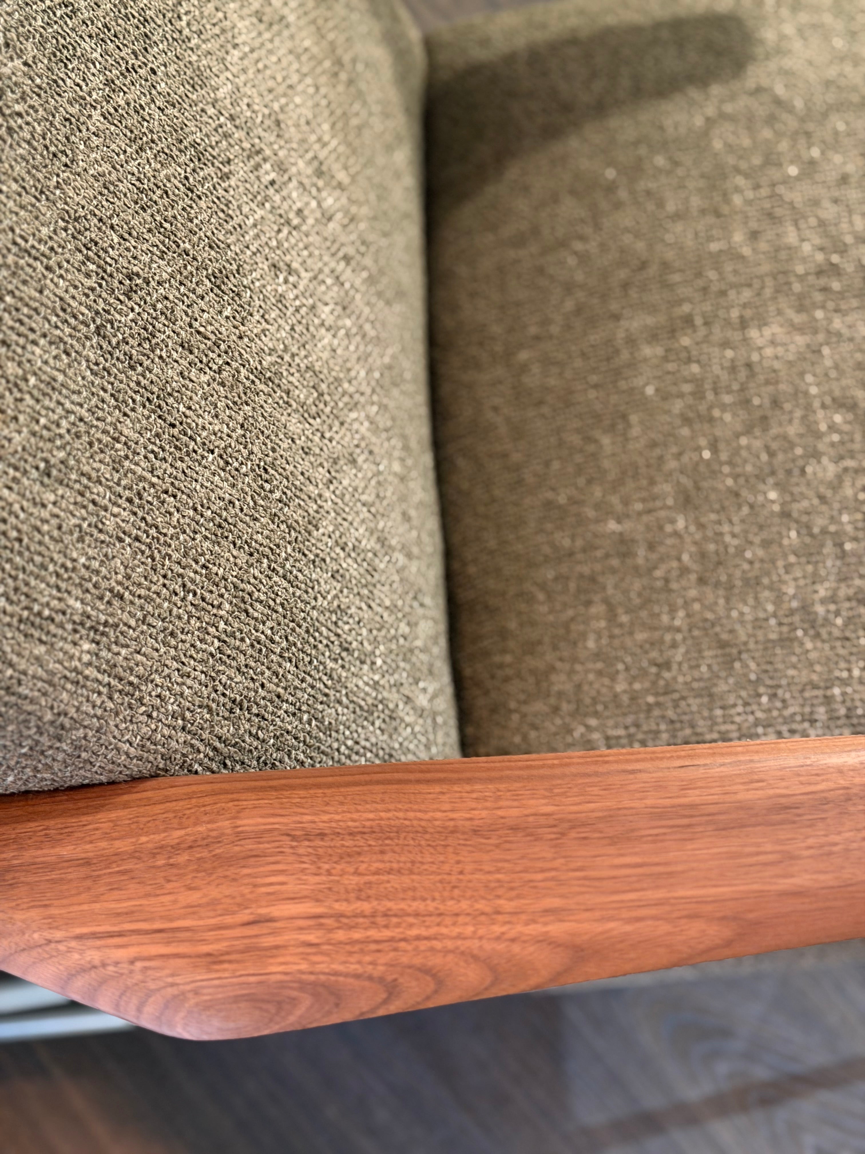 2041 Elzerd Fauteuil + Hoofdkussen