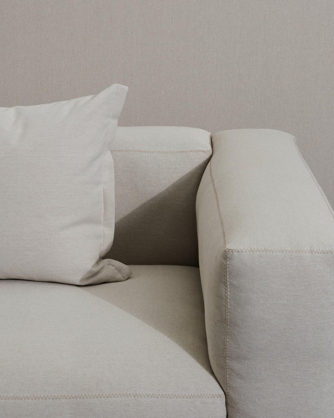 2.5 zits Mags soft sofa - Story 102