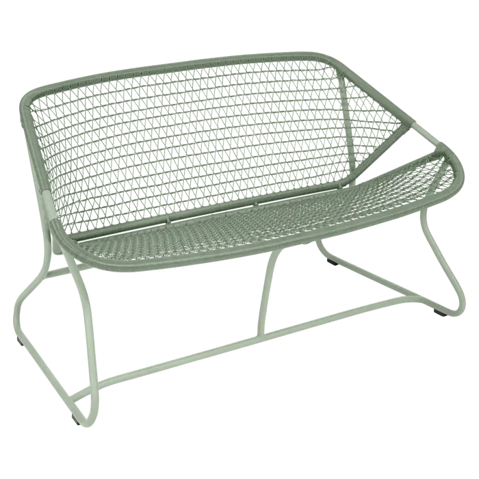 Mintgroene metalen mesh bank uit de Sixties-collectie voor modern interieurdesign