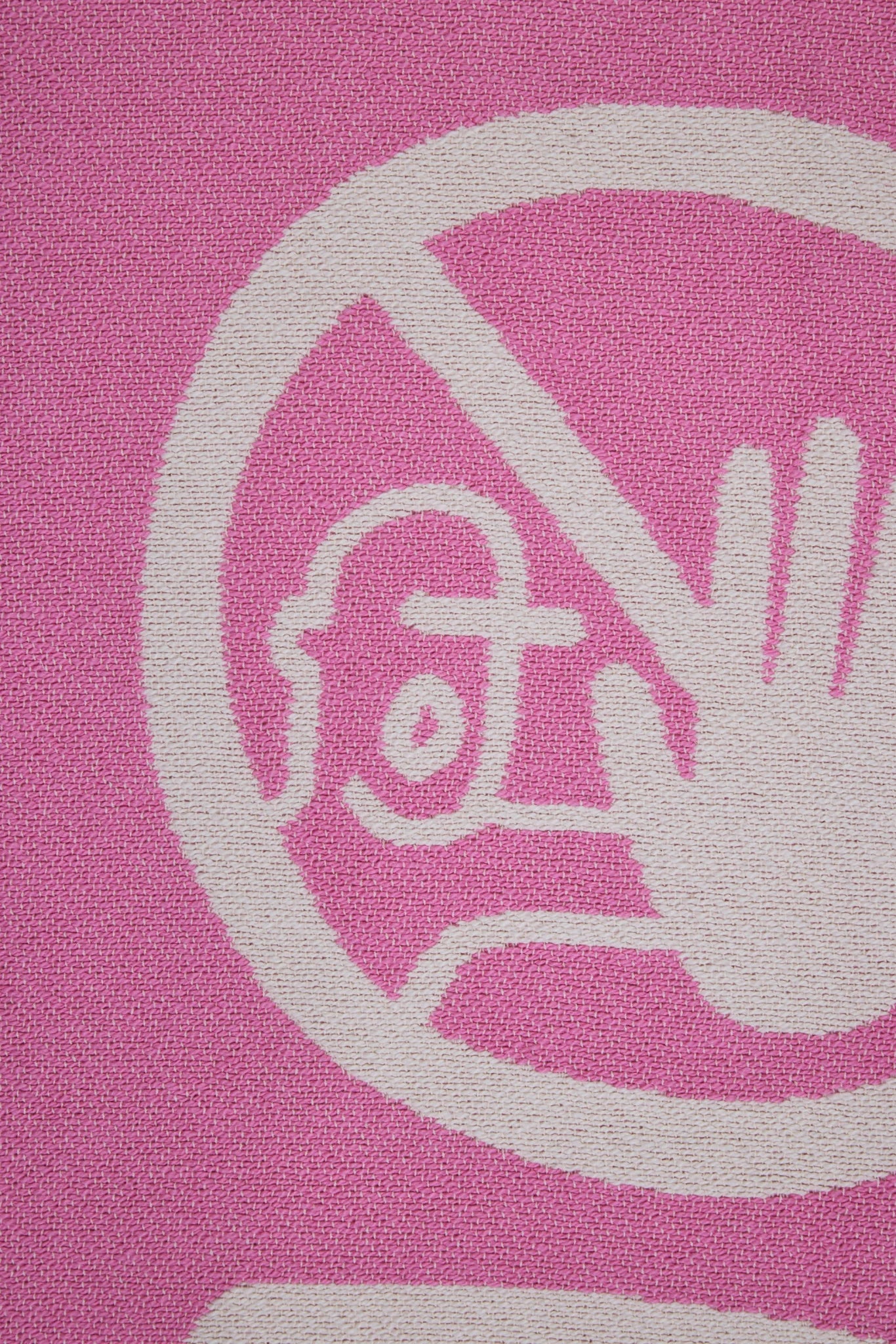 Moooi Introvert security blanket van Robbie Williams