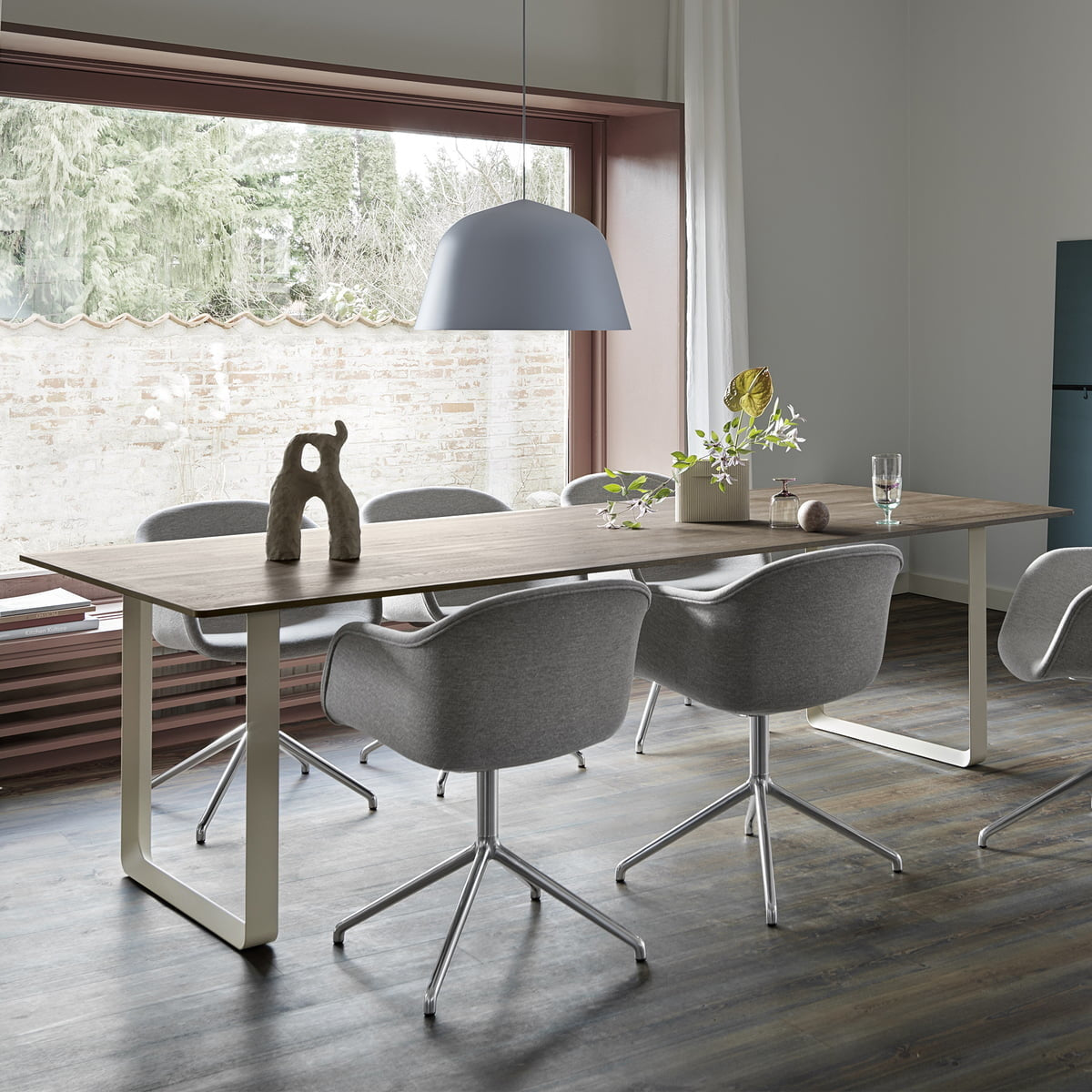 Muuto tafel 70/70 - 90 x 225 cm.