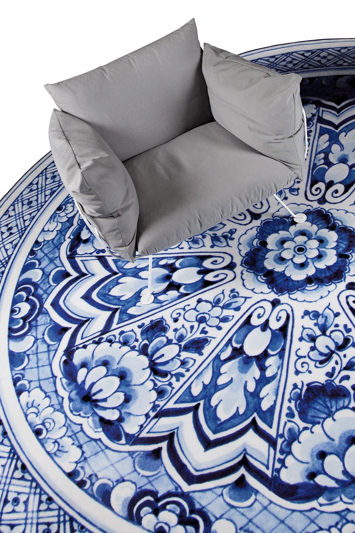 Moooi Carpets Delft Blue plate