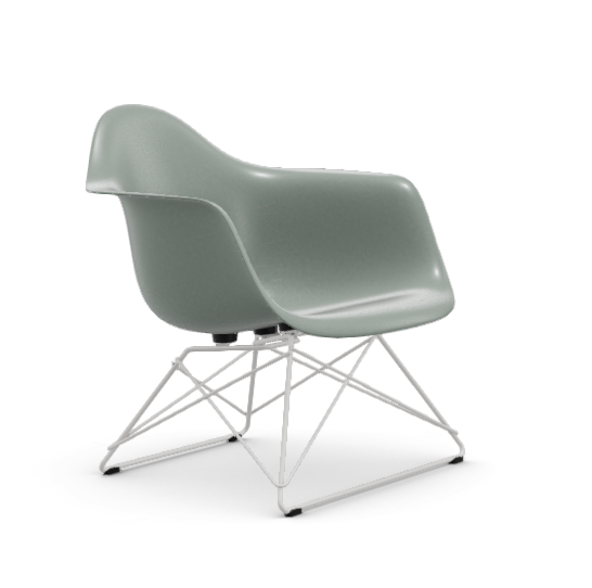 Eames Fiberglass Armchair LAR - wit