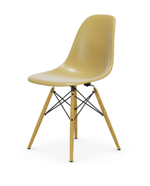 vitra Eames Fiberglass Side chair DSW - esdoorn licht onderstel - light ochre