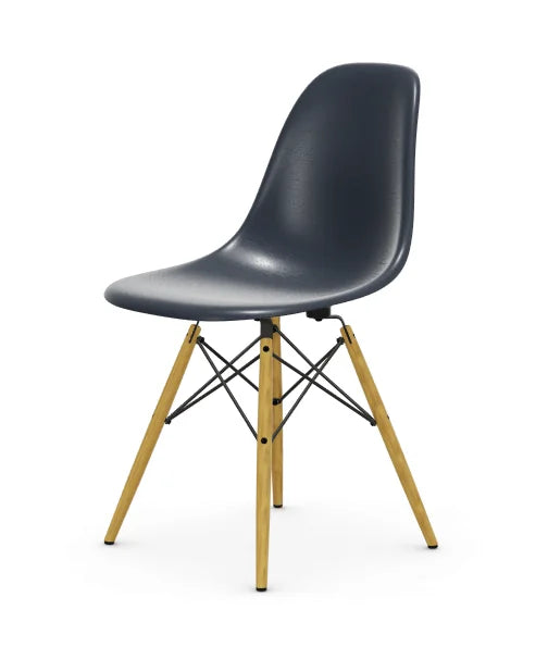 vitra Eames Fiberglass Side chair DSW - esdoorn licht onderstel - Navy Blue