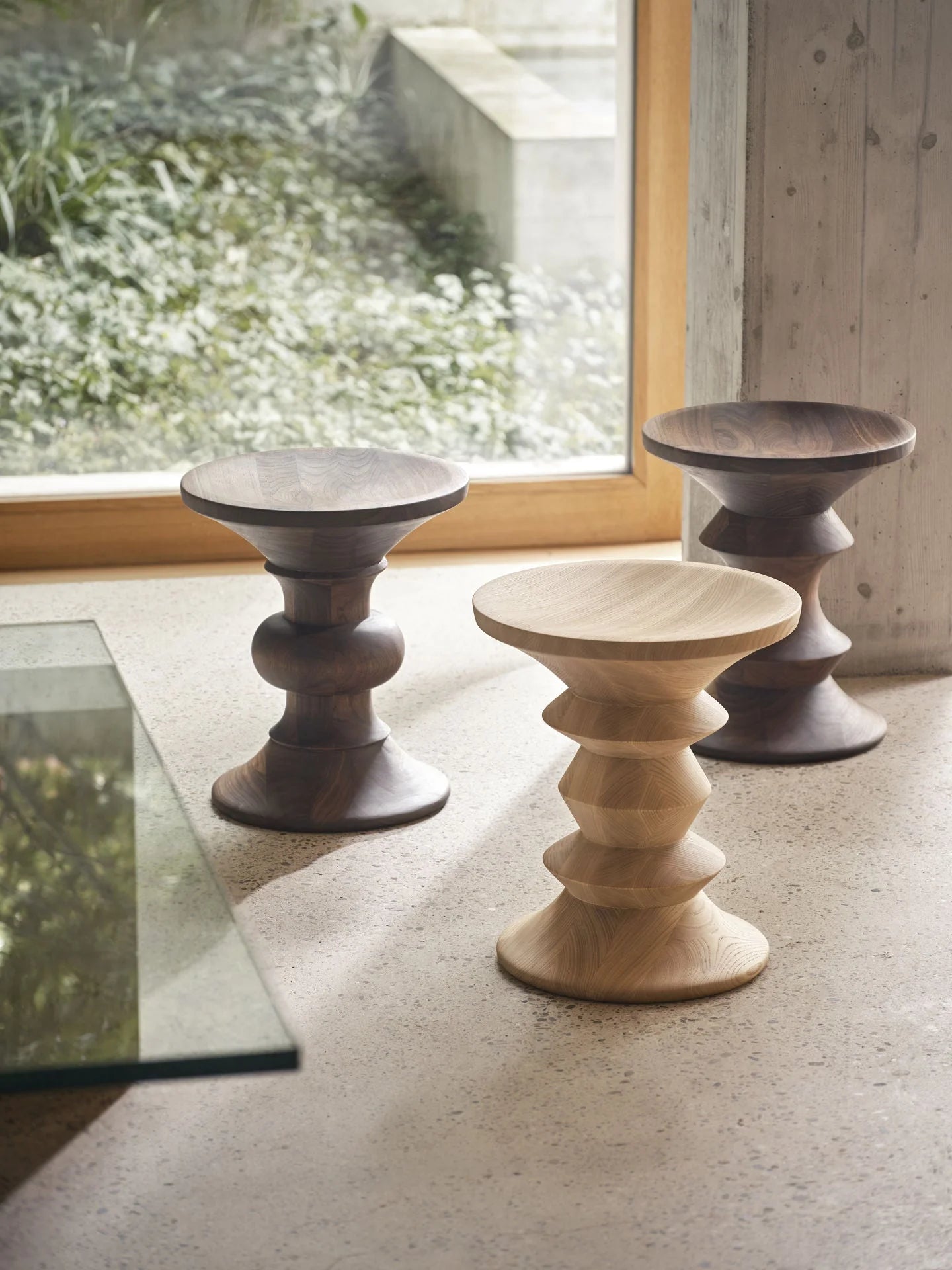 vitra Eames kruk Stool A - kastanje - model A