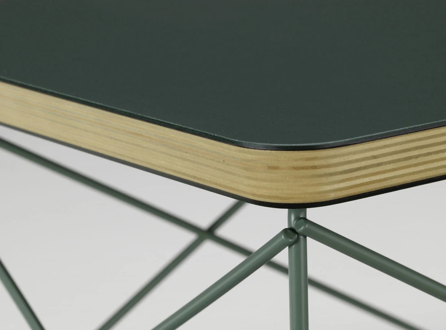 vitra Eames Occasional Table LTR linoleum Jade - onderstel Sea Foam Green - linoleum Jade - onderstel Sea Foam Green